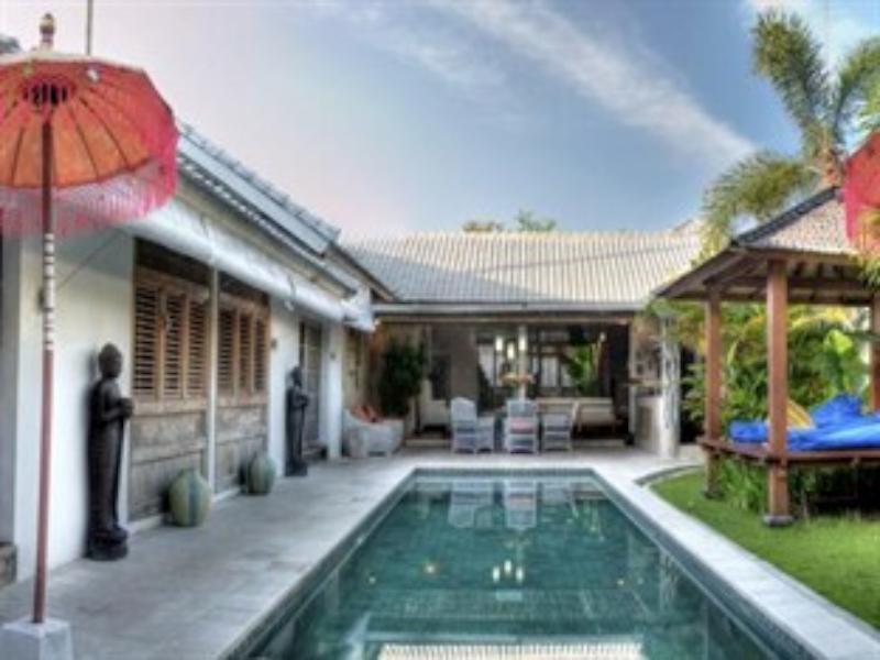 Coco Poco Villa Seminyak Exteriör bild