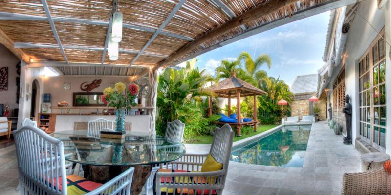 Coco Poco Villa Seminyak Rum bild