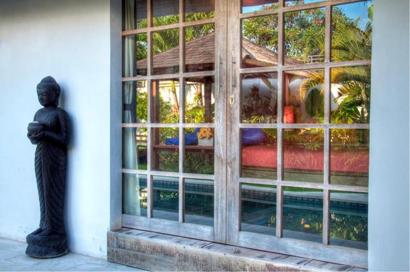 Coco Poco Villa Seminyak Rum bild