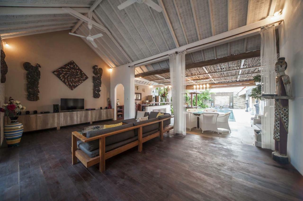 Coco Poco Villa Seminyak Exteriör bild