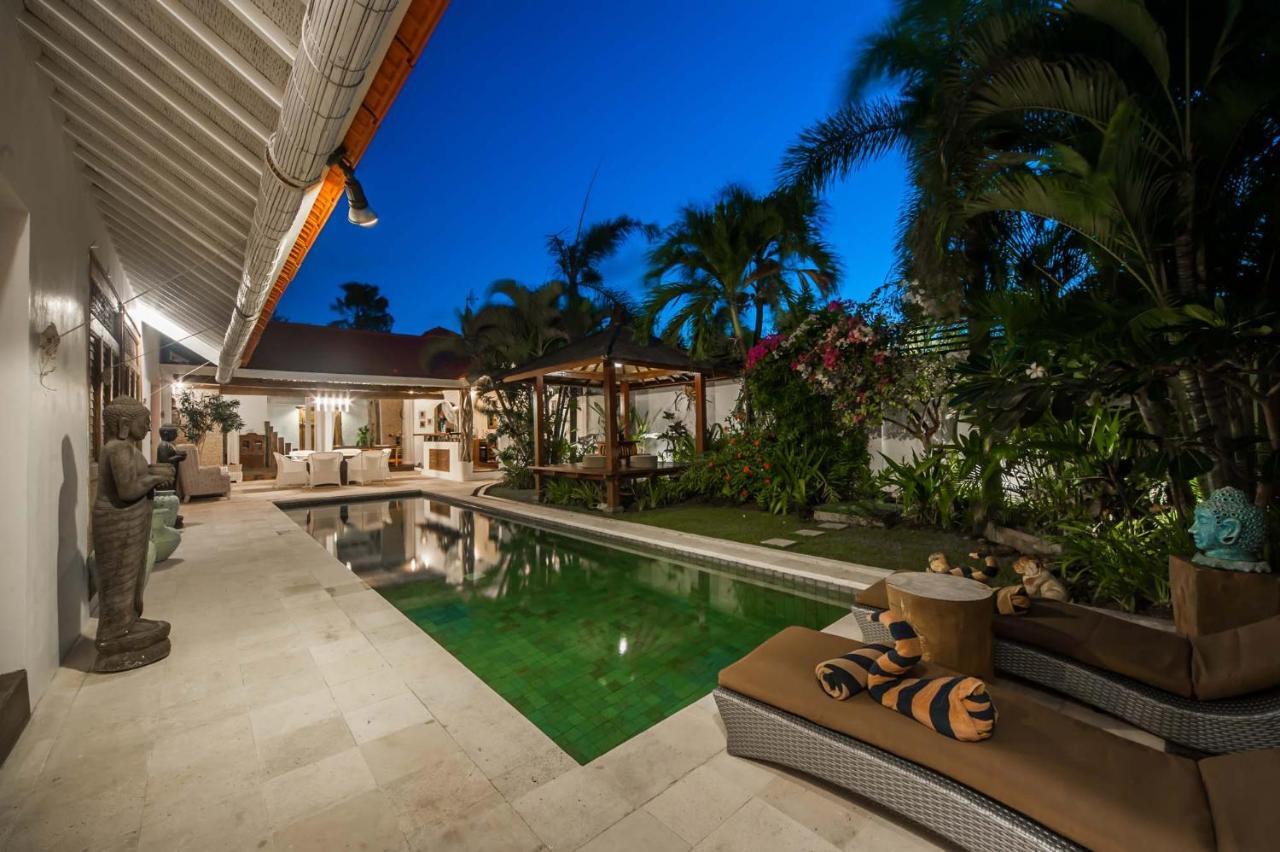 Coco Poco Villa Seminyak Exteriör bild