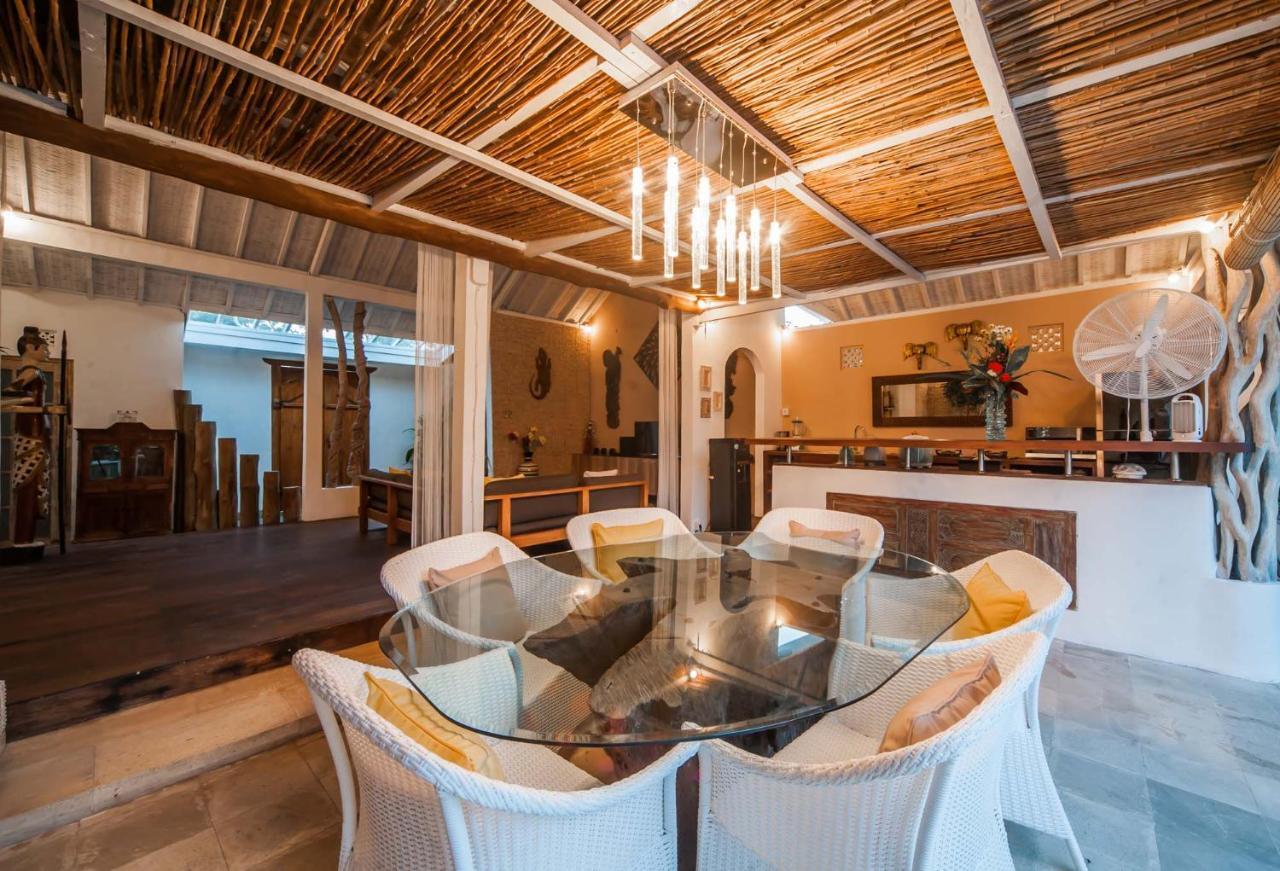 Coco Poco Villa Seminyak Exteriör bild