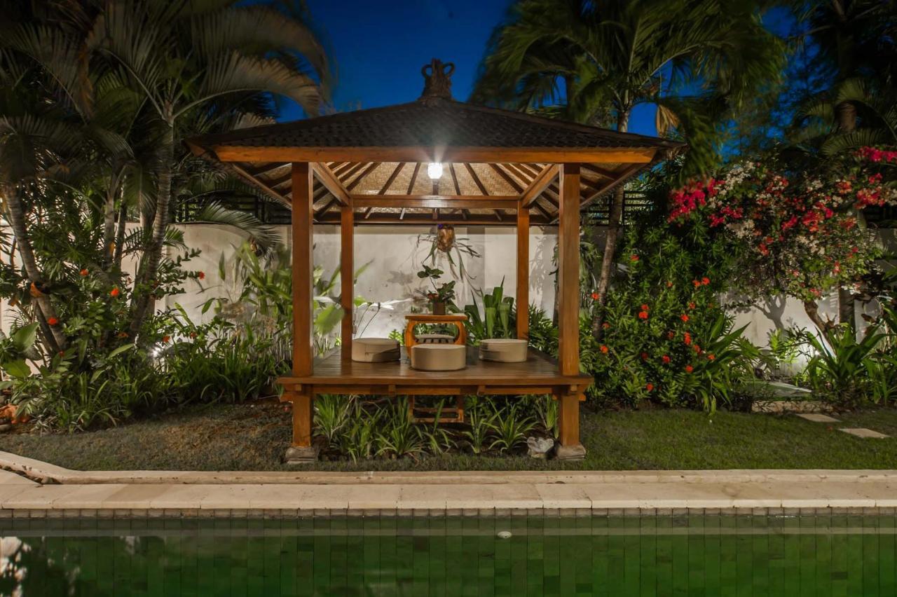 Coco Poco Villa Seminyak Exteriör bild